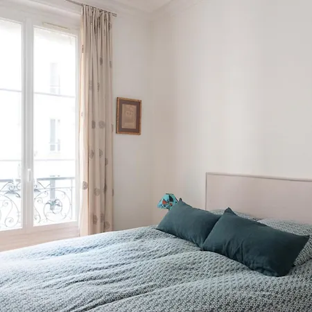 Flat On Courtyard - Near Park