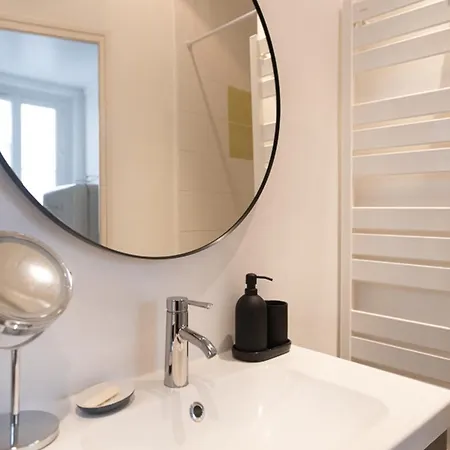 דירה Flat On Courtyard - Near Park